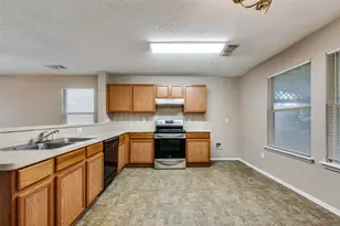 7940 Hidden Brook Dr, Fort Worth, TX 76120 - Photo 12