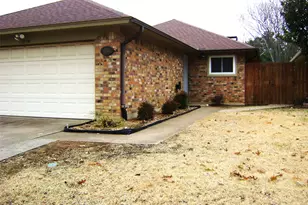 1714 Redbud Ln, Euless, TX 76039 - Photo 1