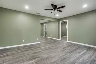 420 S Gribble St, Sherman, TX 75090 - Photo 2