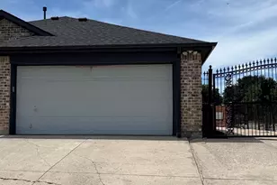 5616 Indian Hill Dr, Arlington, TX 76018 - Photo 2