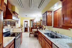7432 Brentwood Stair Rd, Fort Worth, TX 76112 - Photo 16
