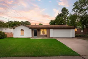 6048 Hillcrest Dr, Watauga, TX 76148 - Photo 2