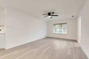 6048 Hillcrest Dr, Watauga, TX 76148 - Photo 10