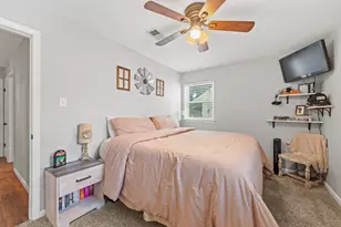 311 Robin Ct, Burleson, TX 76028 - Photo 18