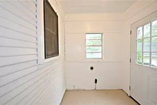1402 E Chaffin St, Sherman, TX 75090 - Photo 16