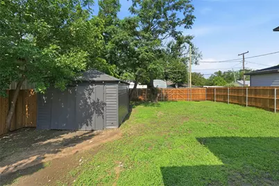 221 16th Street, Grand Prairie, TX 75050 - Photo 32