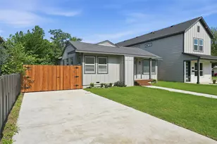 221 16th St, Grand Prairie, TX 75050 - Photo 2