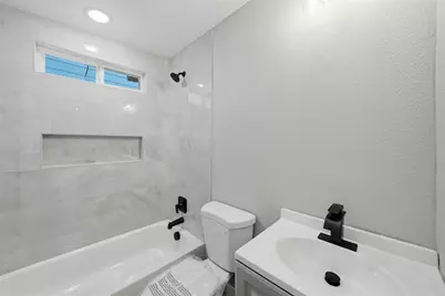 221 16th Street, Grand Prairie, TX 75050 - Photo 22