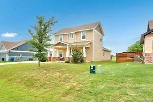 1371 Orange Blossom Ct, Gainesville, TX 76240 - Photo 2