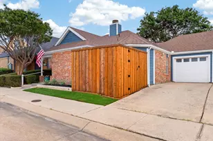 10923 Gable Cir, Dallas, TX 75229 - Photo 24