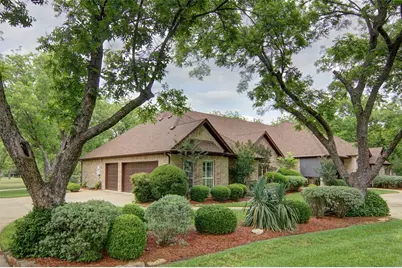 7402 Hampton Drive, Granbury, TX 76049 - Photo 4
