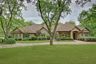 7402 Hampton Dr, Granbury, TX 76049 - Photo 1