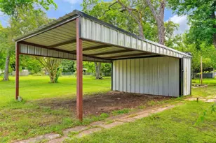 403 Monroe, Deport, TX 75434 - Photo 4
