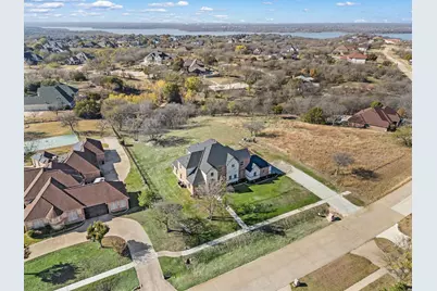 828 Mallard Pointe Drive, Grand Prairie, TX 75104 - Photo 32