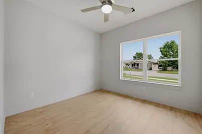 110 W Hull Street, Denison, TX 75021 - Photo 32