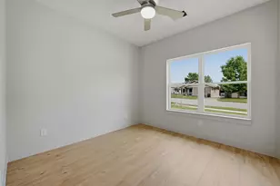110 W Hull St, Denison, TX 75021 - Photo 32