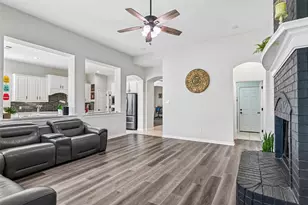 837 Moss Cliff Cir, McKinney, TX 75071 - Photo 4