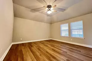 806 Greyson Ln, Greenville, TX 75402 - Photo 8