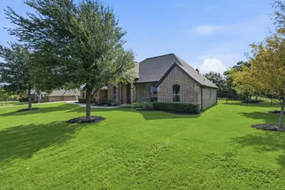 9221 Avery Ranch Way, Justin, TX 76247 - Photo 2
