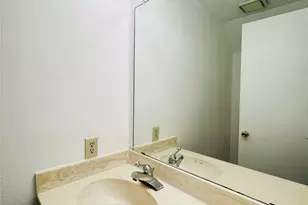 929 W Hickory St, Denton, TX 76201 - Photo 22
