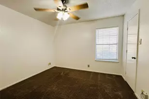 929 W Hickory St, Denton, TX 76201 - Photo 12