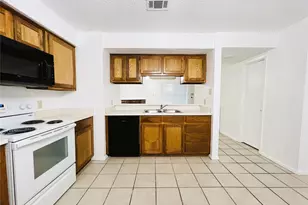 929 W Hickory St, Denton, TX 76201 - Photo 8