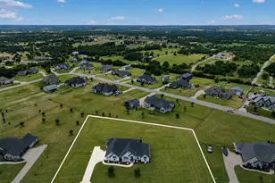 129 Southern Ct, Springtown, TX 76082 - Photo 2