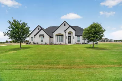 129 Southern Court, Springtown, TX 76082 - Photo 1