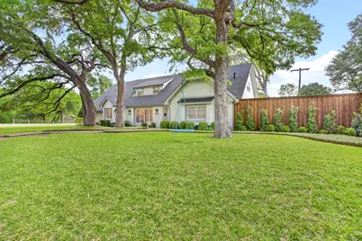 3013 Overton Park Drive E, Fort Worth, TX 76109 - Photo 2