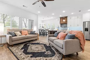 696 N Center St, Arlington, TX 76011 - Photo 4