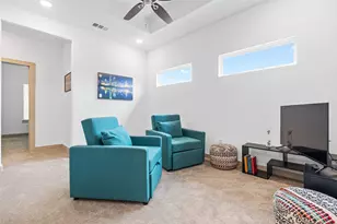 696 N Center St, Arlington, TX 76011 - Photo 12