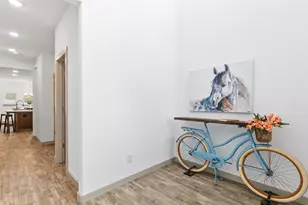 696 N Center St, Arlington, TX 76011 - Photo 2