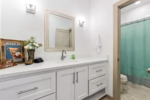 696 N Center St, Arlington, TX 76011 - Photo 20