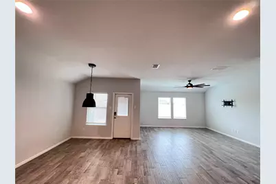 9301 Hill Topper Trail, Fort Worth, TX 76131 - Photo 6