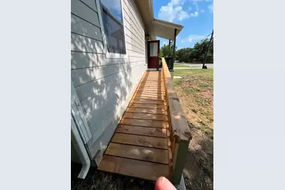 1310 N Mesquite Street N, Goldthwaite, TX 76844 - Photo 4