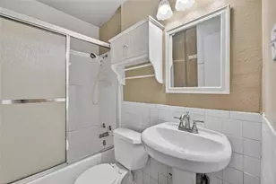 910 Kerry St, Benbrook, TX 76126 - Photo 4
