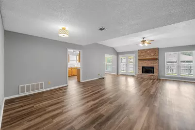 316 Evergreen Court, Hewitt, TX 76643 - Photo 2