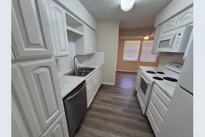 825 Springhill Drive, Burleson, TX 76028 - Photo 10