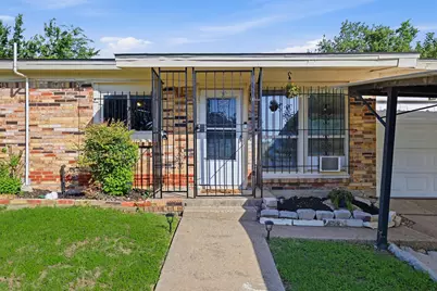 2308 Tanneyhill Lane, Fort Worth, TX 76112 - Photo 2