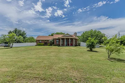 204 S Spring Branch Trail, Springtown, TX 76082 - Photo 2
