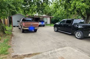 810 S Sherman St, Ennis, TX 75119 - Photo 1