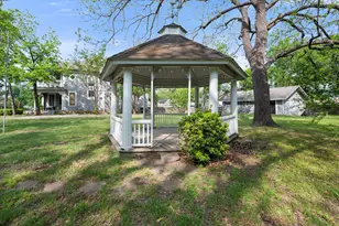 756 W 3rd Ave, Corsicana, TX 75110 - Photo 30
