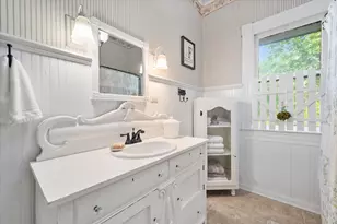 756 W 3rd Ave, Corsicana, TX 75110 - Photo 16