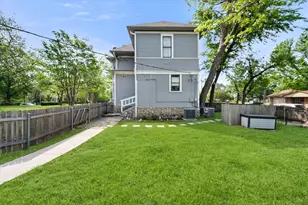 756 W 3rd Ave, Corsicana, TX 75110 - Photo 32