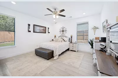 2404 Beverly Drive, Granbury, TX 76048 - Photo 10