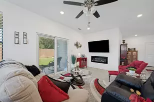 2404 Beverly Dr, Granbury, TX 76048 - Photo 4