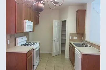 7425 Danbridge Lane, Frisco, TX 75035 - Photo 6