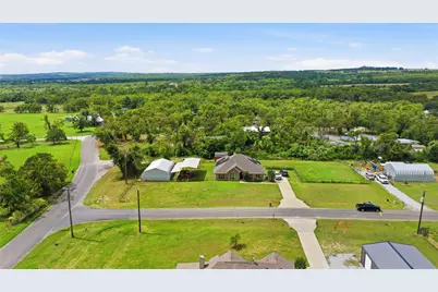 101 Hampton Lane, Springtown, TX 76082 - Photo 2