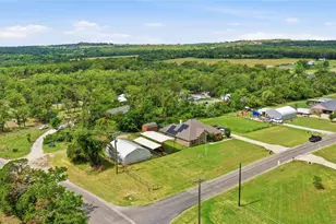 101 Hampton Ln, Springtown, TX 76082 - Photo 1