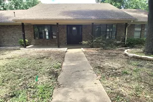 504 Gaddy St, Farmersville, TX 75442 - Photo 2